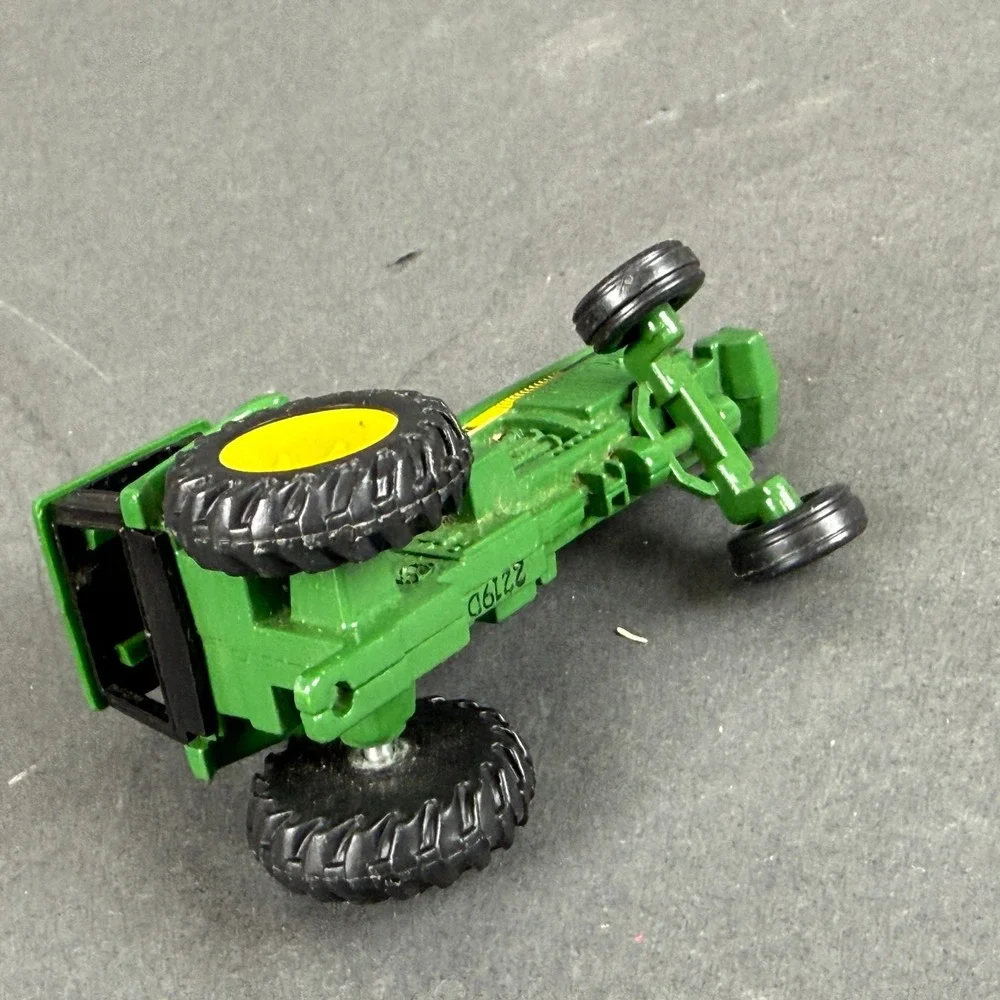 Ertl John Deere Ford Tractor Diecast Farm Toys. 1/64 - vintage lot of 3